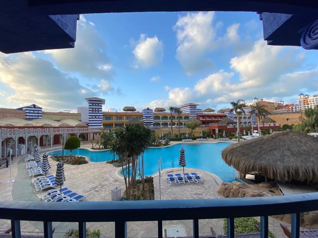 Porto Marina Resort Chalets Families Only 엘 알라메인 외부 사진