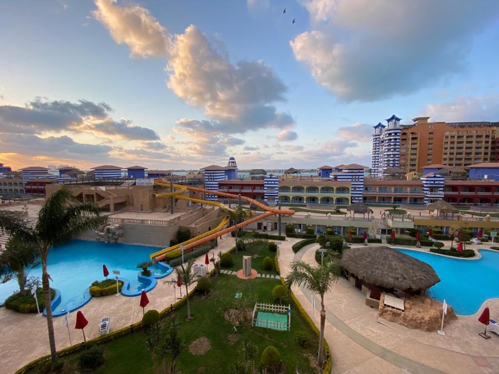 Porto Marina Resort Chalets Families Only 엘 알라메인 외부 사진