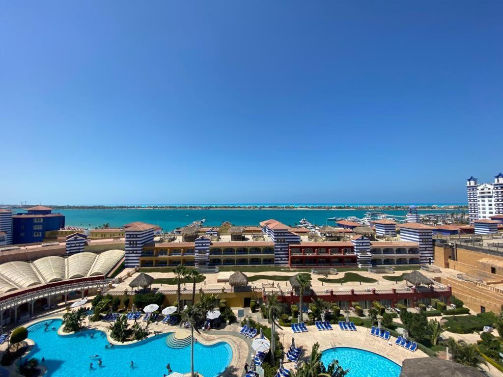 Porto Marina Resort Chalets Families Only 엘 알라메인 외부 사진
