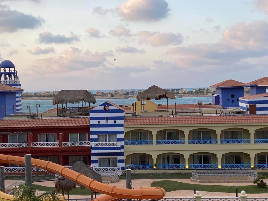 Porto Marina Resort Chalets Families Only 엘 알라메인 외부 사진