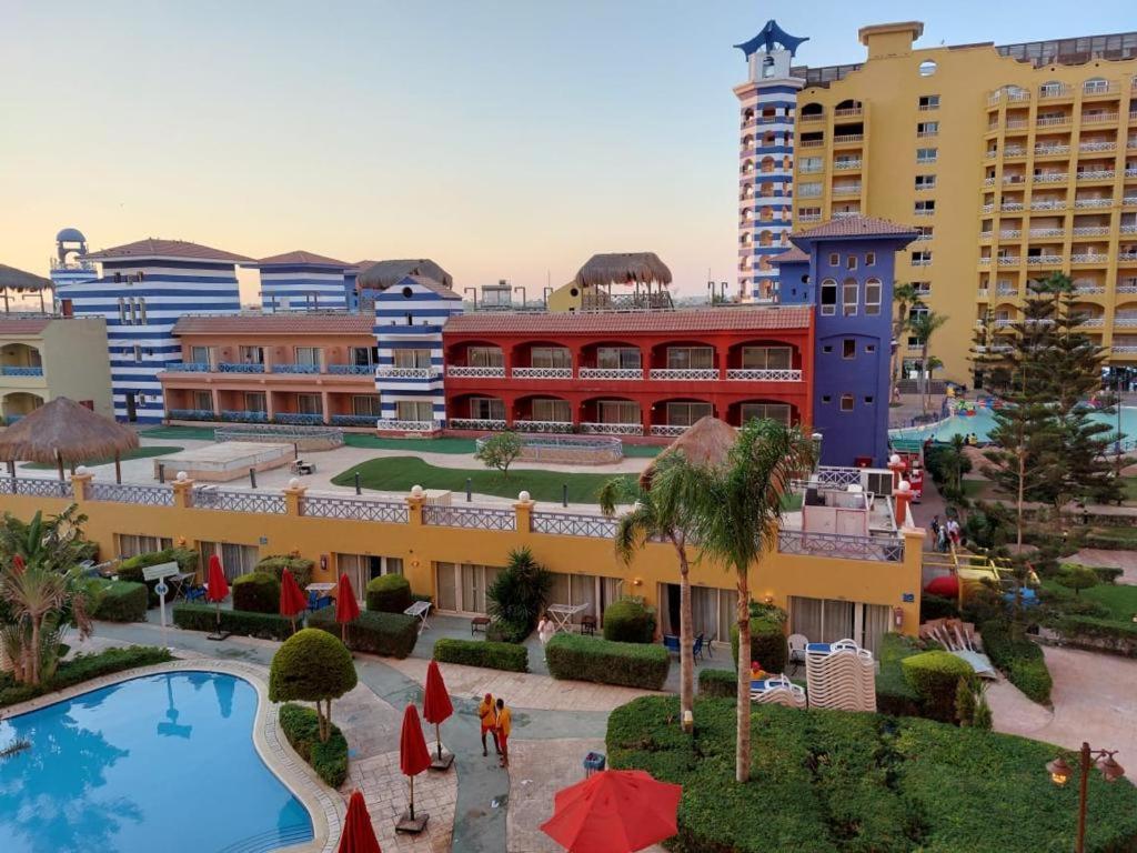 Porto Marina Resort Chalets Families Only 엘 알라메인 외부 사진