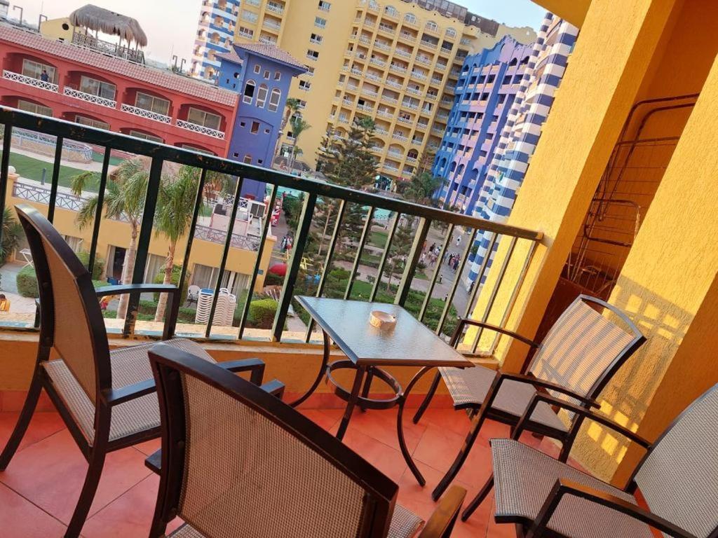 Porto Marina Resort Chalets Families Only 엘 알라메인 외부 사진