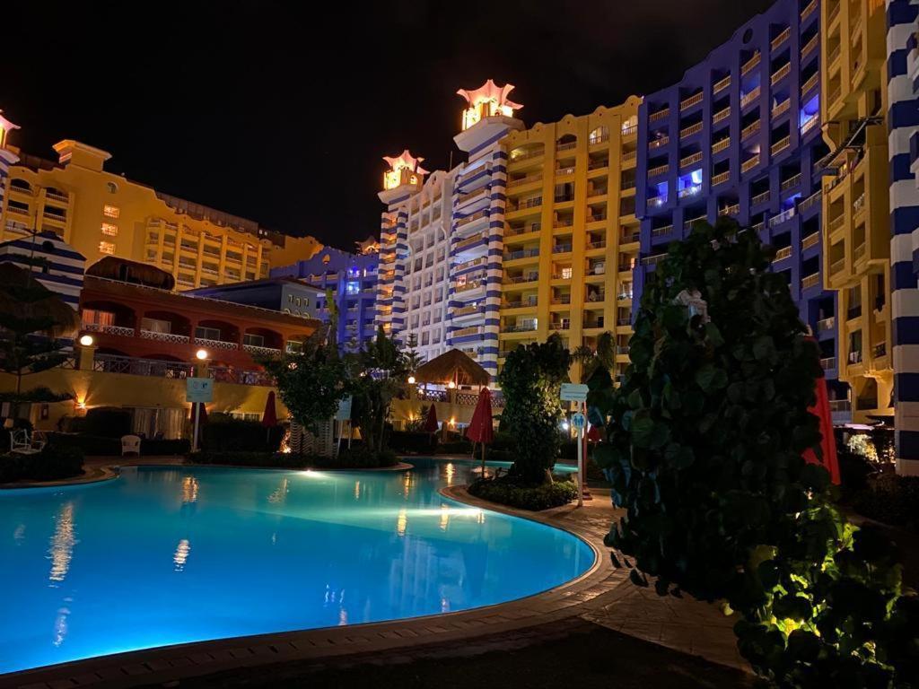 Porto Marina Resort Chalets Families Only 엘 알라메인 외부 사진