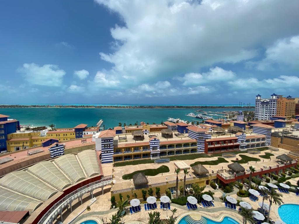 Porto Marina Resort Chalets Families Only 엘 알라메인 외부 사진