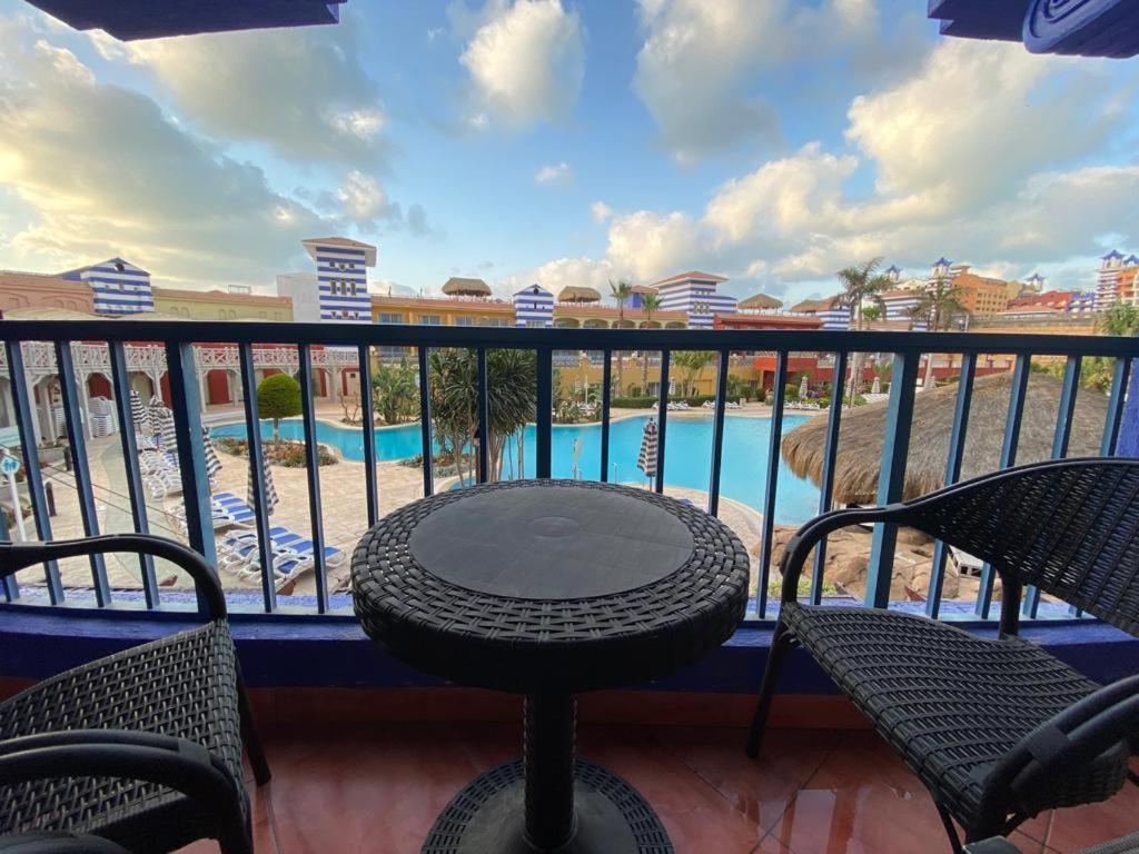 Porto Marina Resort Chalets Families Only 엘 알라메인 외부 사진